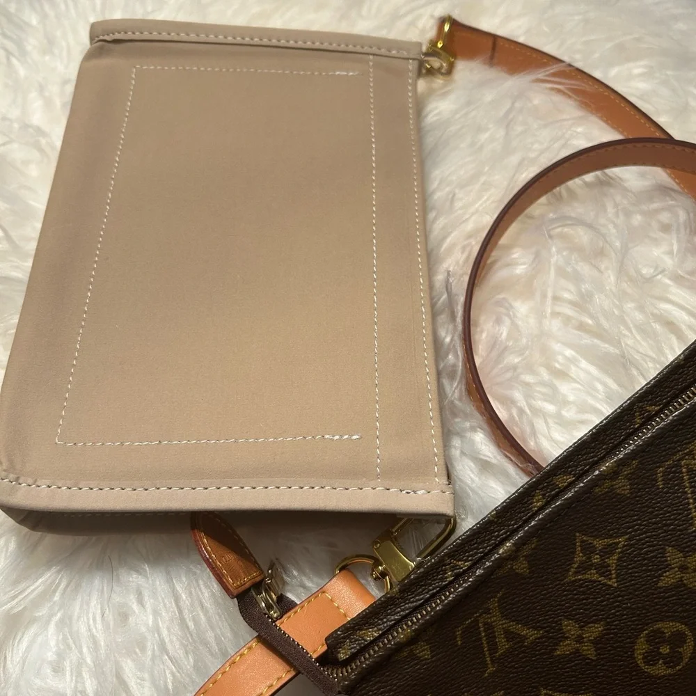 Louis Vuitton Brown Monogram Toiletry Pouch with Insert and Vachetta Strap - Picture 7 of 16